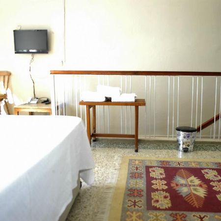 Lades Hotel シリフケ エクステリア 写真
