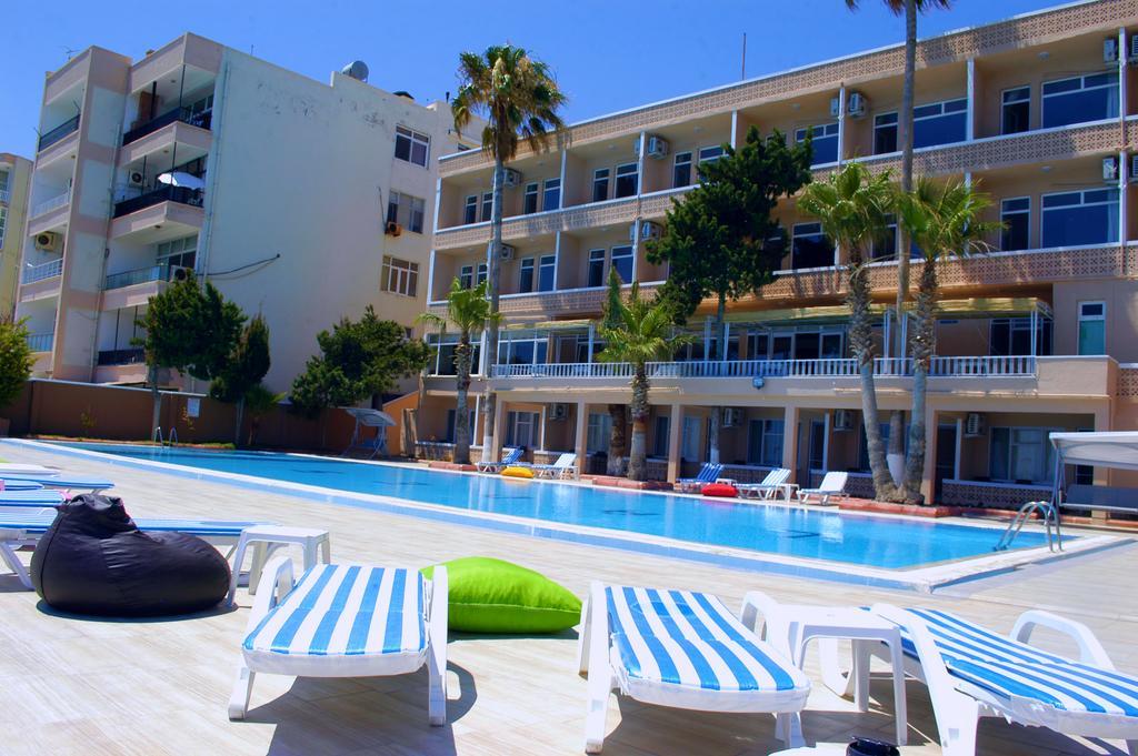 Lades Hotel シリフケ エクステリア 写真