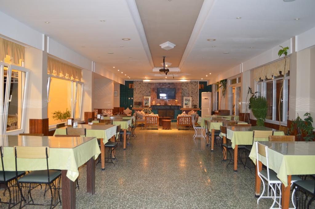 Lades Hotel シリフケ エクステリア 写真