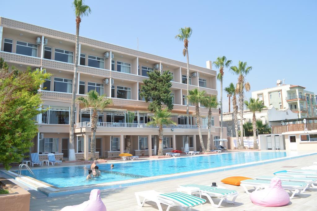 Lades Hotel シリフケ エクステリア 写真