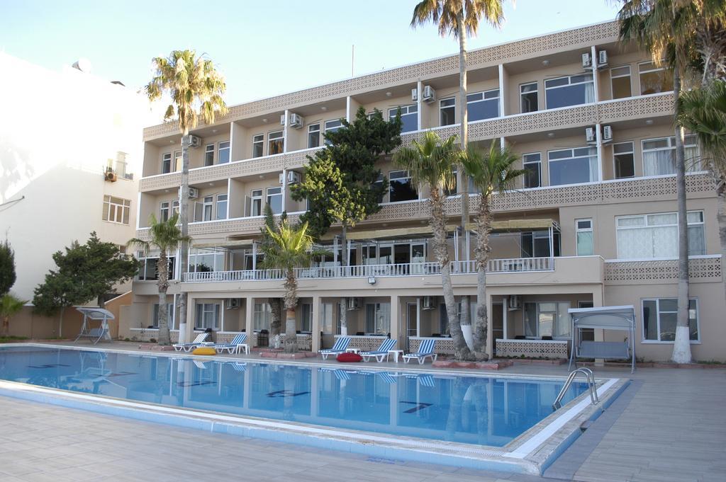 Lades Hotel シリフケ エクステリア 写真